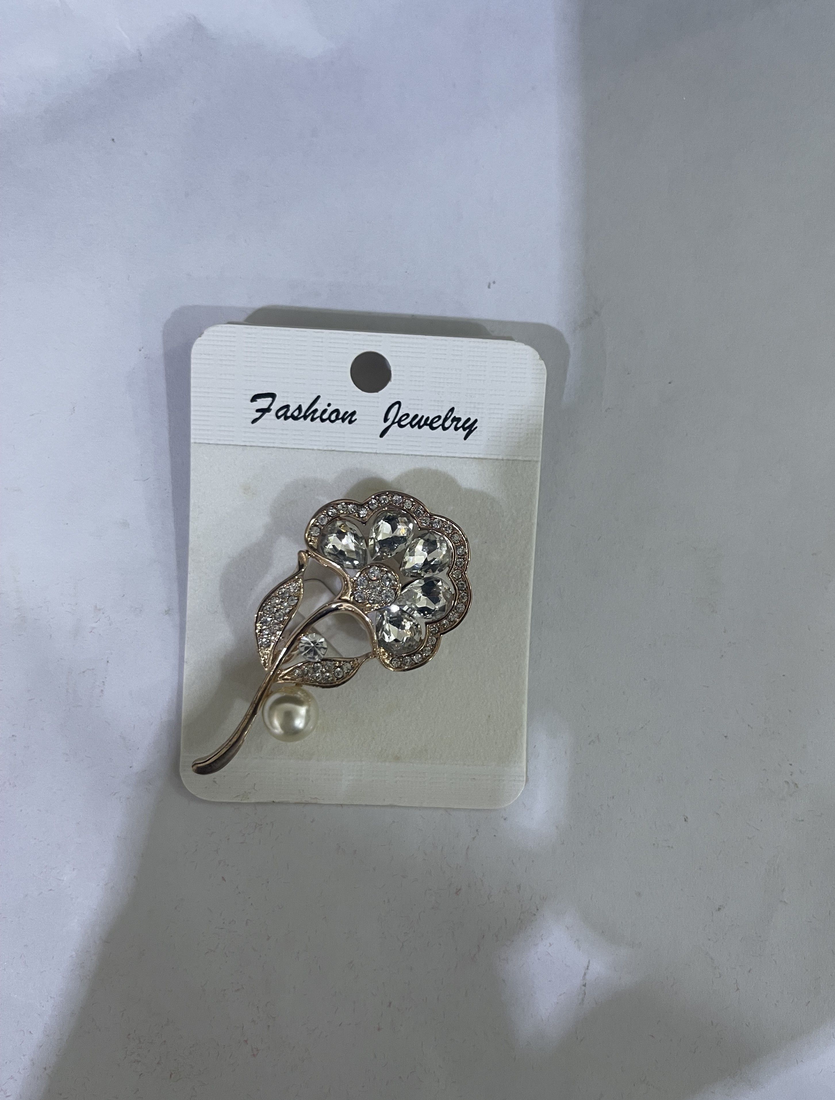 Brooch Style